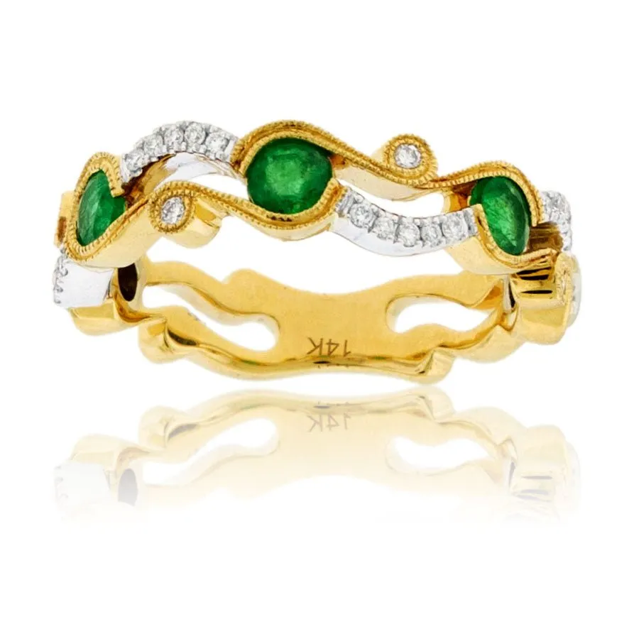 Green Emerald & Diamond Ring