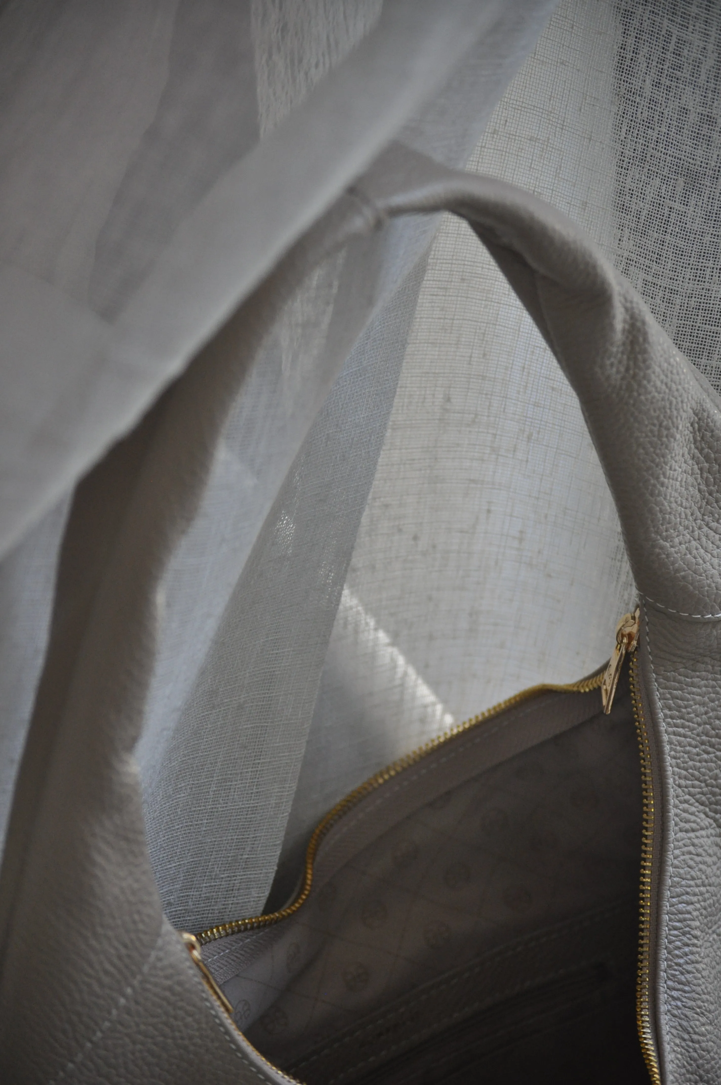 Ophelia Leather Shoulder Bag - Taupe