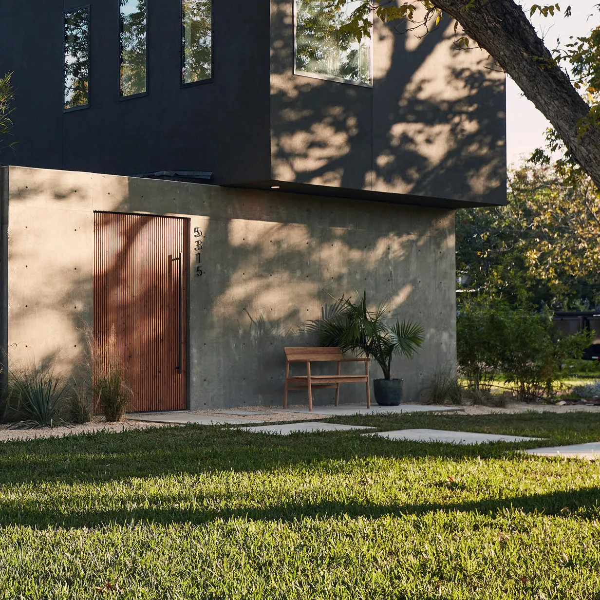Tanso Outdoor Bench